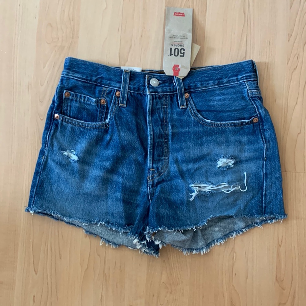 Levi’s 501 shorts size 26